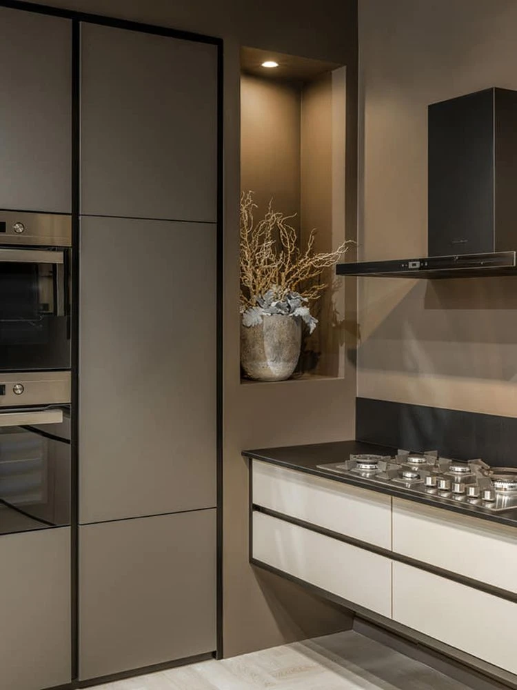 Лаконичная и сдержанная кухня совмесно с фабрикой Silver Home - фото 4