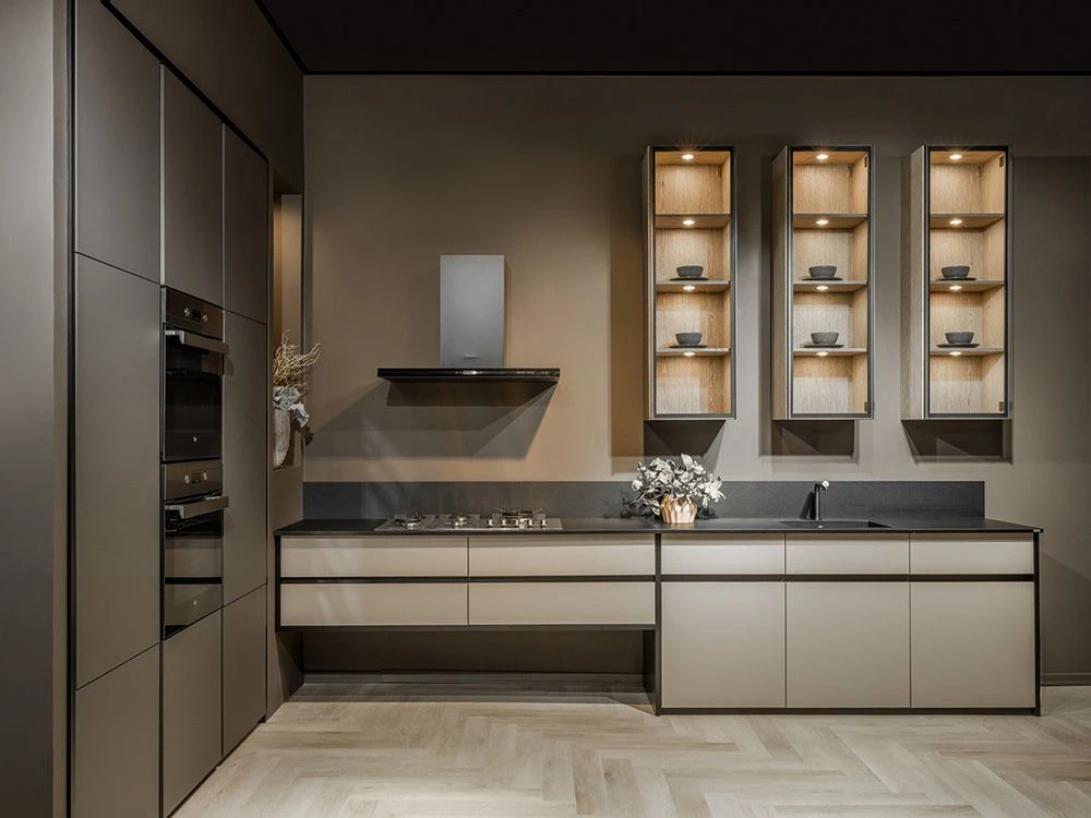 Лаконичная и сдержанная кухня совмесно с фабрикой Silver Home - фото 2