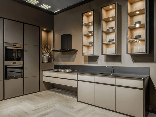 Лаконичная и сдержанная кухня совмесно с фабрикой Silver Home - фото 1
